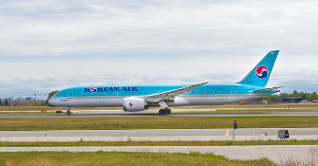 Boeing 787-9 Dreamliner (HL8085) - ***Please select FULL for correct resolution*** Departing YYZ on 05 for ICN September 12, 2019