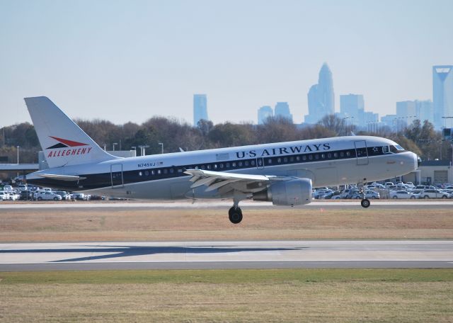 Airbus A319 (N745VJ) - Arriving 18C - 1/31/12