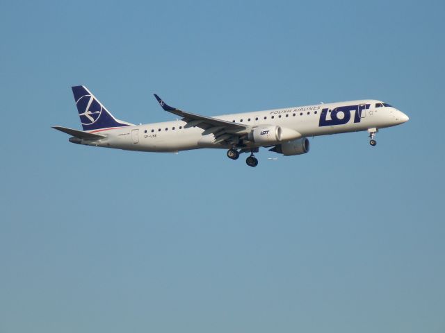 Boeing 737-500 (SP-LNE)