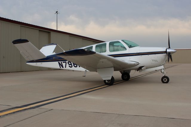 Beechcraft 35 Bonanza (N798RD)