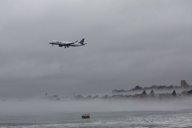 Embraer ERJ-190 (N375JB)