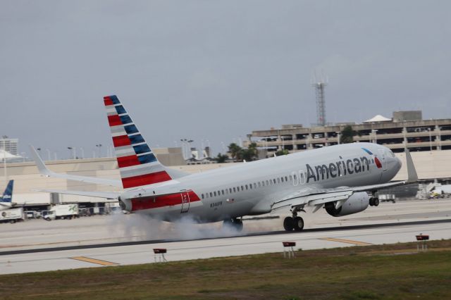 Boeing 737-800 (N346PR)