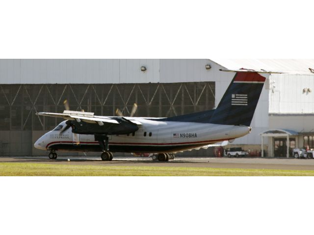 de Havilland Dash 8-100 (N908HA)