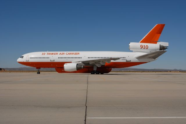 McDonnell Douglas DC-10 (N450AX) - Port view