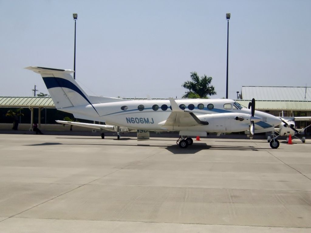 Beechcraft Super King Air 350 (N606MJ)