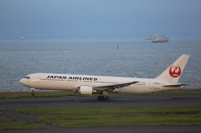 BOEING 767-300 (JA655J)