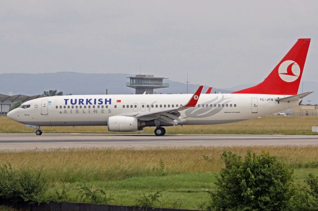 Boeing 737-800 (TC-JFN)