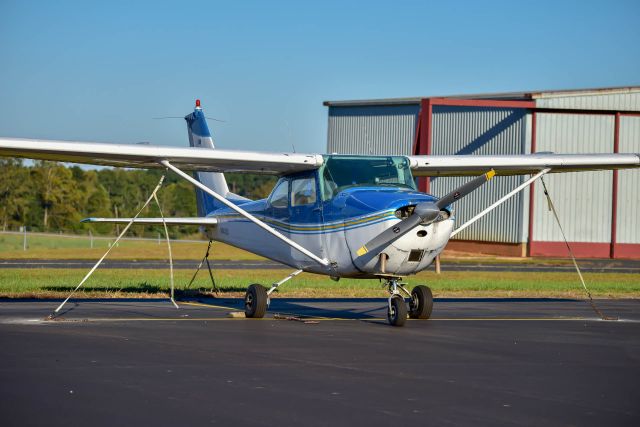 Cessna Skyhawk (N8432U)