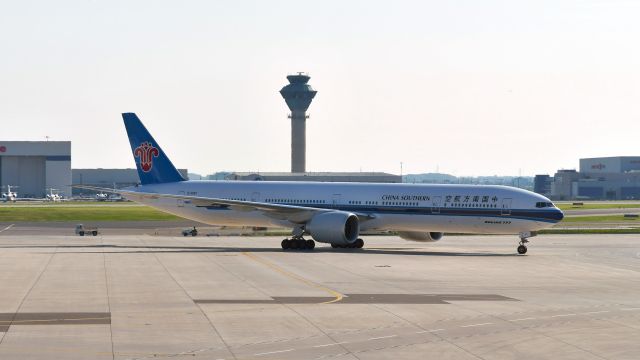 BOEING 777-300 (B-209Y) - China Southern Airlines Boeing 777-300(ER) B-209Y in Toronto 