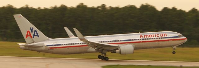 BOEING 767-300 (N362AA)