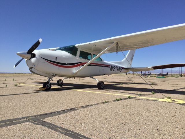 Cessna Skylane (N2114S)