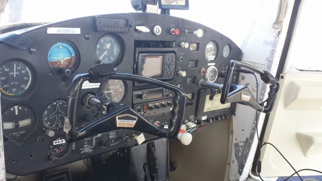 Cessna Commuter (N8568G) - This is an old 1966 Cessna 150F, I took this picture while doing my pre-flight.