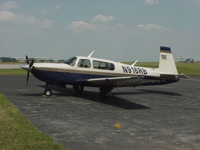 Mooney M-20 (N916RB)