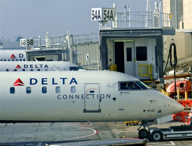 Canadair Regional Jet CRJ-900 (N679CA)