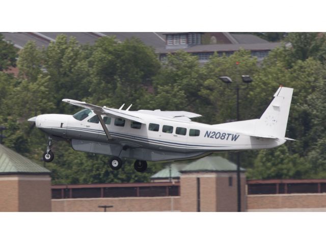 Cessna Caravan (N208TW) - Take off RW34.