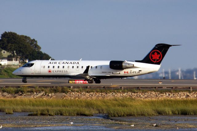 Canadair Regional Jet CRJ-200 (C-FEJA)