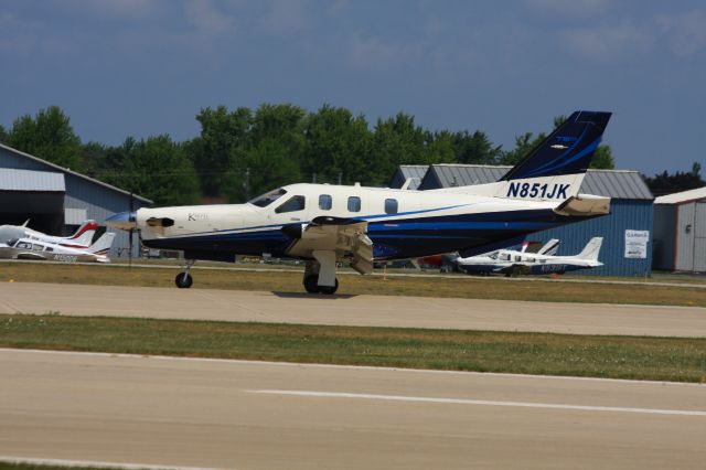 Socata TBM-700 (N851JK) - This TBM700 flies for Karpel Air and landed on RW27 on July 23 2023.