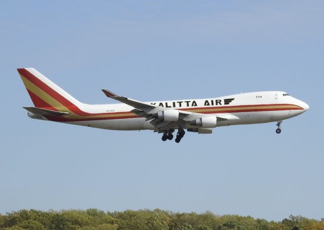 Boeing 747-400 (N715CK)