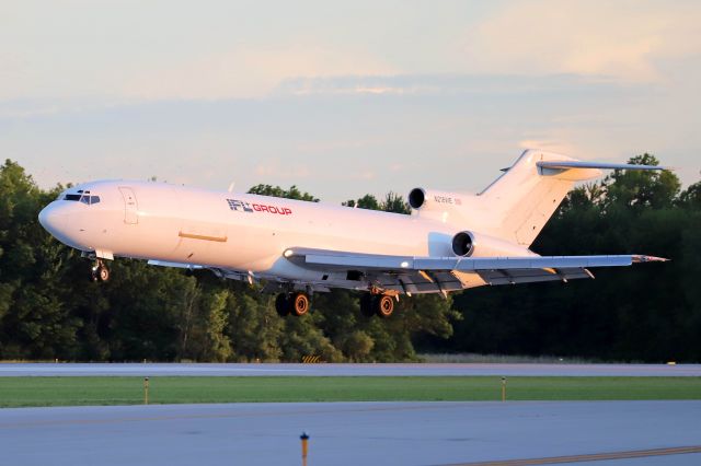 BOEING 727-200 (N216WE) - Transauto (TSU) 216 about to touchdown on RWY 07 on 18 Jun 2020.