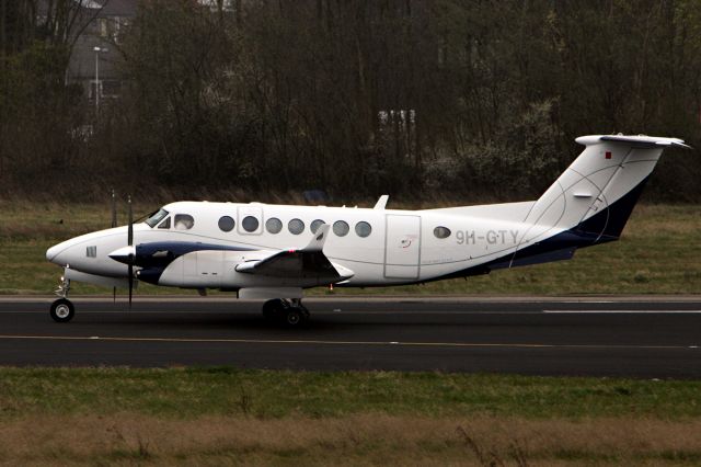 Beechcraft Super King Air 350 (9H-GTY) - PREV.REG. HB-GTY
