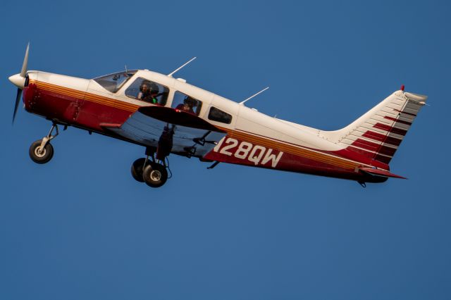 Piper Cherokee (N28QW)