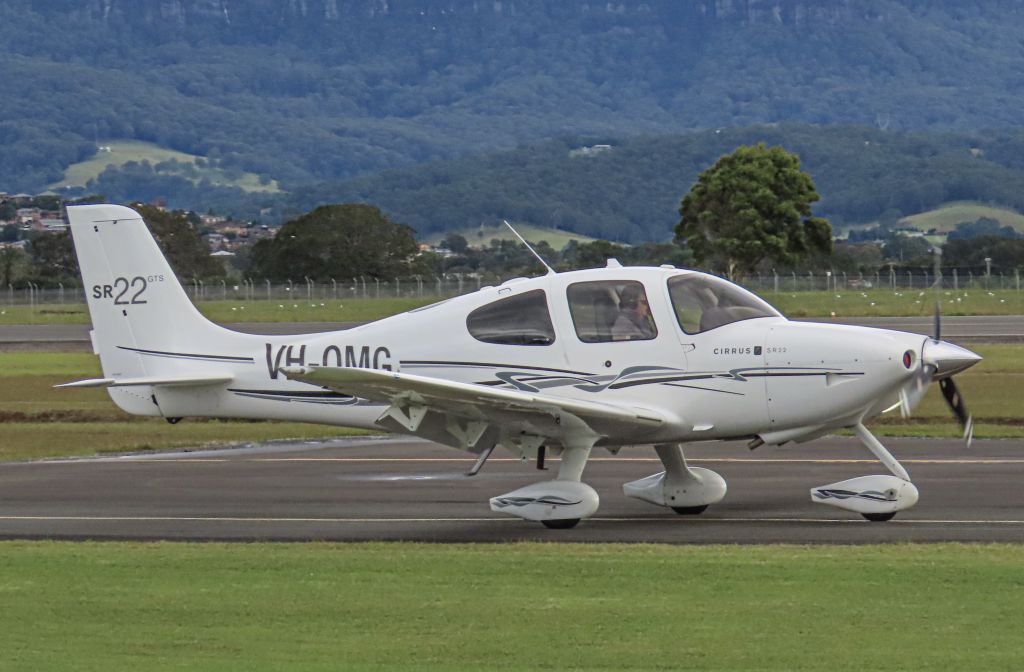 Cirrus SR-22 (VH-OMG)