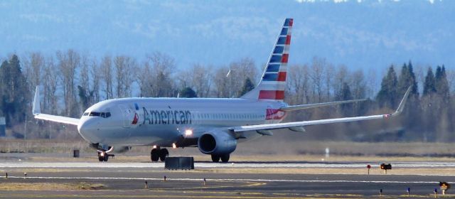 Boeing 737-800 (N940NN)