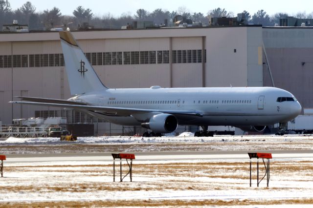 BOEING 767-300 (N625HR) - Houston Rockets in town playing the Celtics.