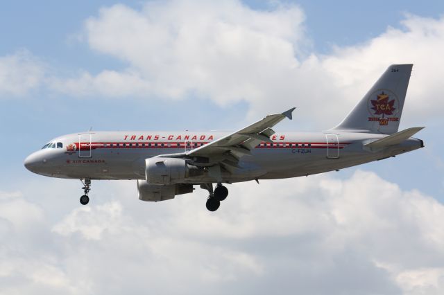 Airbus A320 (C-FZUH) - This aircraft painted in the Trans Canada Airline livery,back when Trans Canada Airlines Flew in these colours,taken at Lester B.Pearson Int,l Airport,Toronto,Canada CYYZ/YYZ