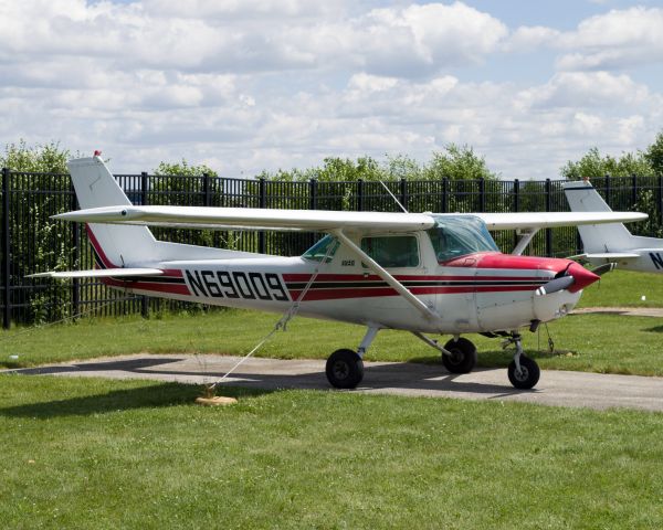 Cessna 152 (N69009)