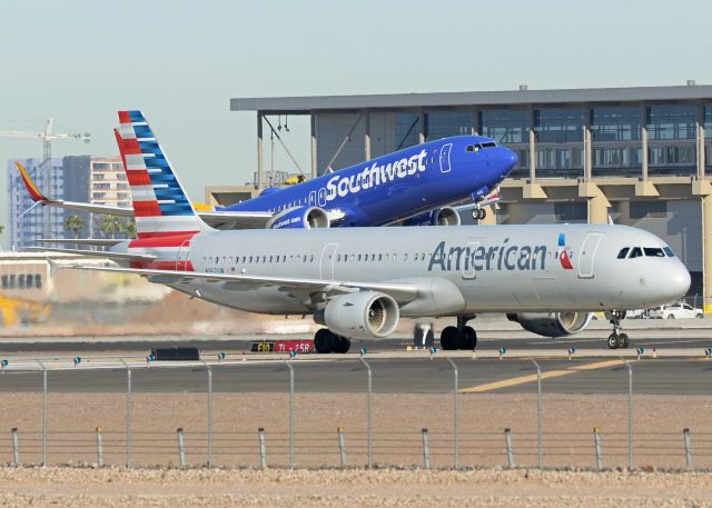 Airbus A321 (N162UW)