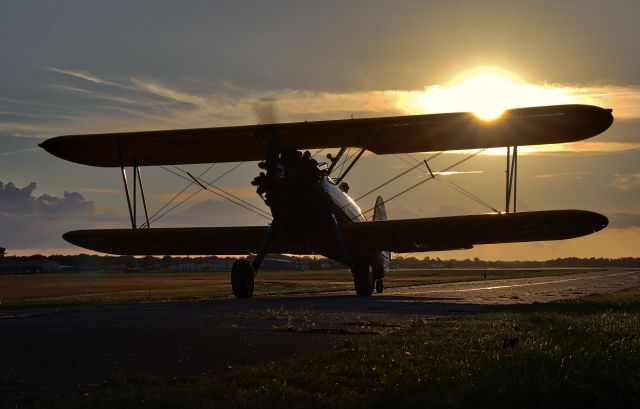— — - Boeing PT-17 Stearman