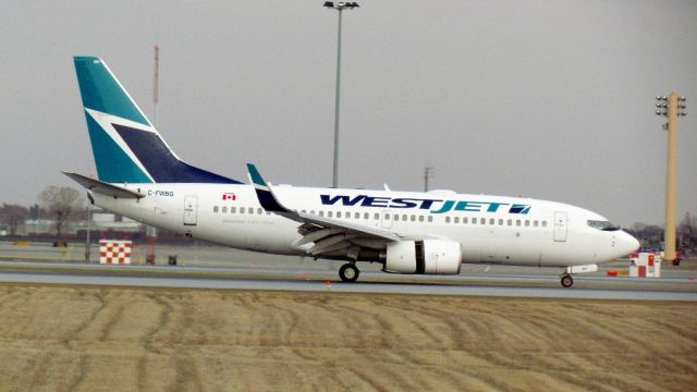 BOEING 737-300 (C-FWBG)