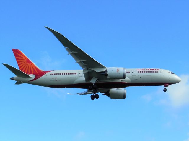 Boeing 787-8 (VT-ANK) - Air India (AI) VT-ANK B787-8 [cn36282]br /London Heathrow (LHR). Air India flight AI115 arriving from Delhi (DEL).br /Taken from Stanwell Moor Road (9L approach)br /2013 05 25  a rel=nofollow href=http://alphayankee.smugmug.com/Airlines-and-Airliners-Portfolio/Airlines/Asia-Pacific-Airlines/Air-India-AIhttps://alphayankee.smugmug.com/Airlines-and-Airliners-Portfolio/Airlines/Asia-Pacific-Airlines/Air-India-AI/a