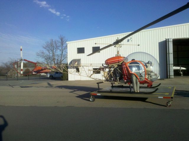 Bell UH-13H (N6711D) - Paul Salmon flying the Bell 47 G Model