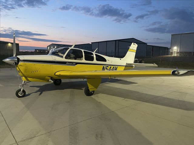 Beechcraft 35 Bonanza (N544M)