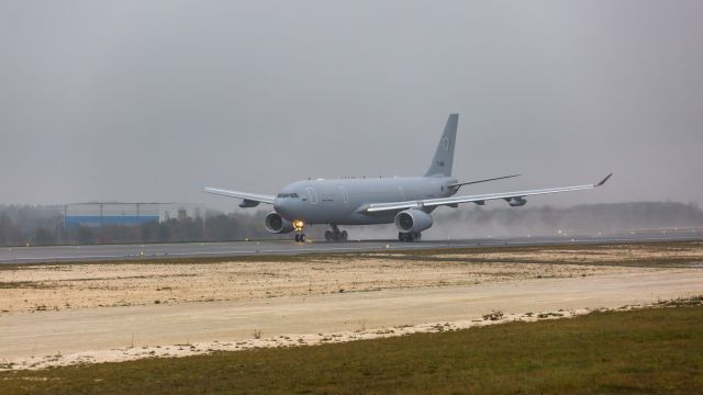Airbus A330-200 (T060)