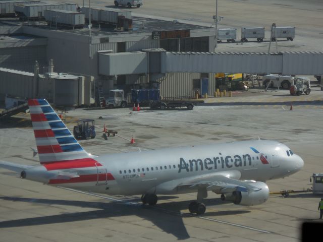 Airbus A319 (N701UW)