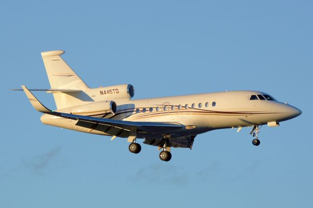 Dassault Falcon 900 (N446TD) - 12R approach at sunset.