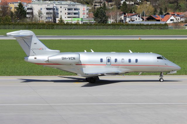 Canadair Challenger 350 (9H-VCN)