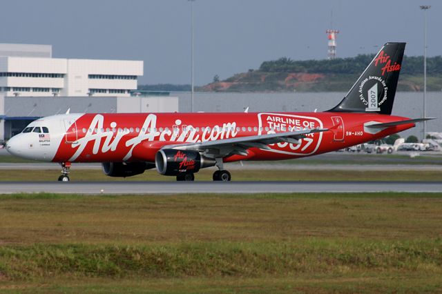 Airbus A320 (9M-AHO) - Airline of the year 2007 special c/s