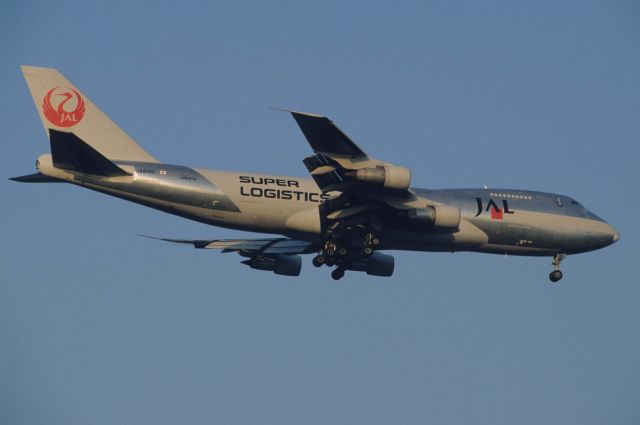 Boeing 747-200 (JA8180) - Final Approach to Narita Intl Airport Rwy34L on 1997/04/13