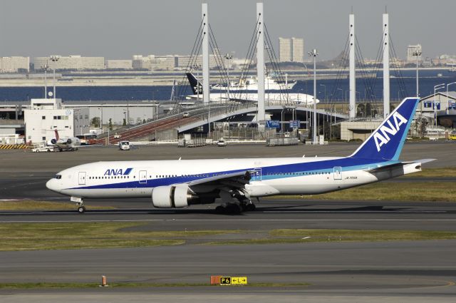 Boeing 777-200 (JA705A) - Landing at Haneda Intl Airport Rwy34L on 2012/11/16