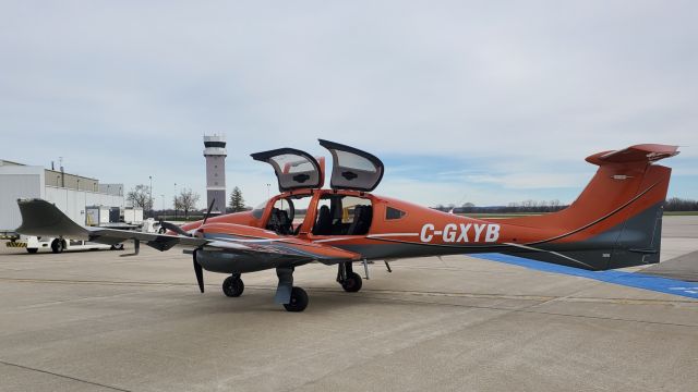 Diamond DA-62 (C-GXYB) - At Columbus