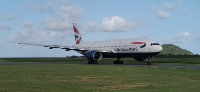 Boeing 777-200 (G-YMMD)