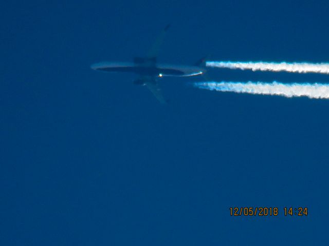 Boeing 737-900 (N816DN)