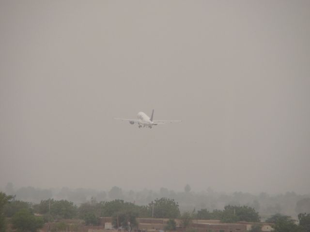 Airbus A319 (AP-EDB) - ABQ - Air Blue