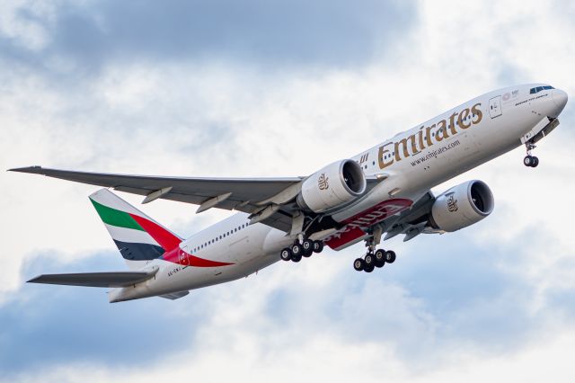 Boeing 777-200 (A6-EWJ) - Emirates departing KSEA 03 Feb 2021