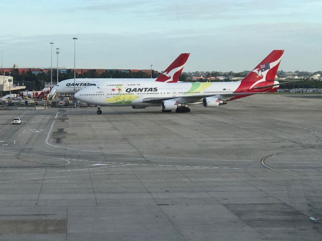 Boeing 747-400 (VH-OEJ)