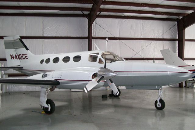 Cessna 421 —